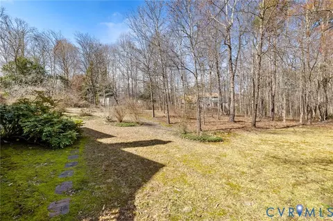 Exterior - 1600 Darrell Dr, Midlothian, VA 23114 photo 7 of 10