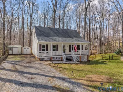 Exterior - 7104 Deer Run Ln, Midlothian, VA 23112 photo 9 of 9