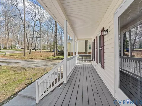 Exterior - 7104 Deer Run Ln, Midlothian, VA 23112 photo 6 of 9