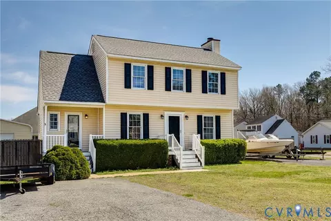 8325 Sherwood Forest Dr, North Chesterfield, VA 23237