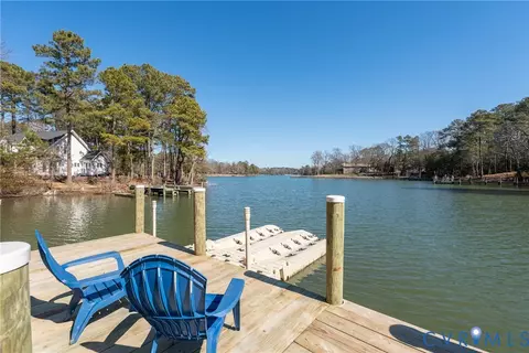 258 Oyster Bay Rd, Reedville, VA 22539
