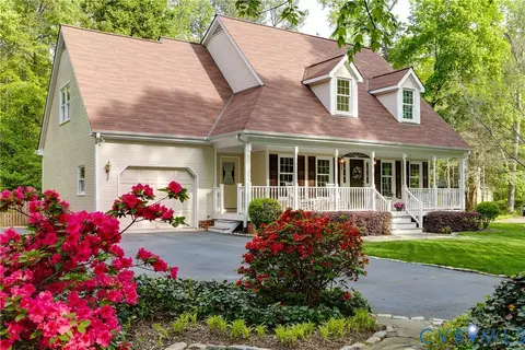 2700 Walnut Creek Ct, Midlothian, VA 23112