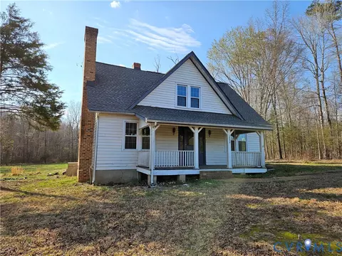 10030 Cheathams Rd, Amelia Court House, VA 23002