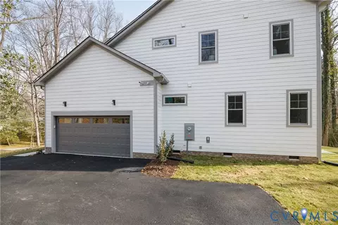 Exterior - 8919 Rustic Rd, Richmond, VA 23235 photo 4 of 7