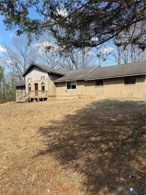 693 Blackberry Ln, Appomattox, VA 24522