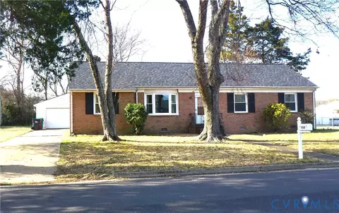904 Forestview Dr, Colonial Heights, VA 23834