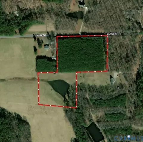 300 Daniel Rd, Blackstone, VA 23824