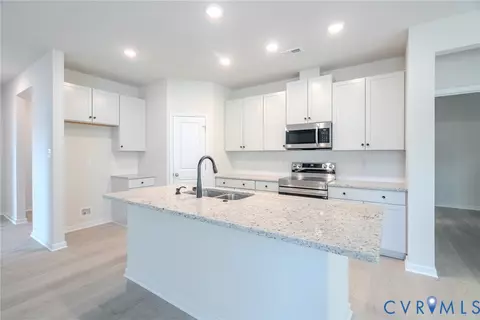 000 Canoe Pointe Loop #992, Chesterfield, VA 23120
