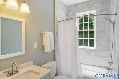 Bath - 254 Echo Point Ln, Lancaster, VA 22503 photo 2 of 3