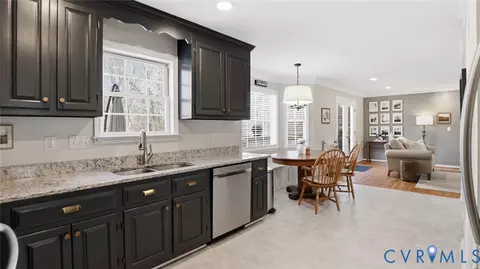 Kitchen - 12718 Millstep Ter, Midlothian, VA 23112 photo 3 of 4