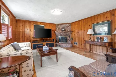 Living - 2830 E Weyburn Rd, Richmond, VA 23235 photo 4 of 5