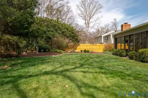 Exterior - 2830 E Weyburn Rd, Richmond, VA 23235 photo 9 of 10