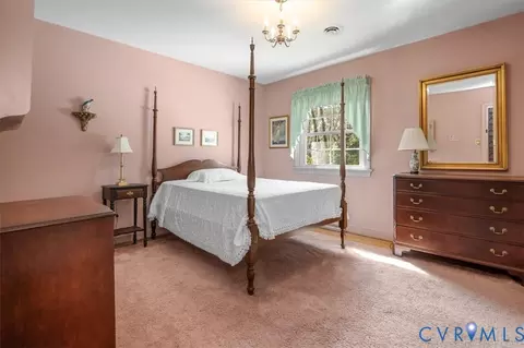Bedroom - 2830 E Weyburn Rd, Richmond, VA 23235 photo 8 of 9