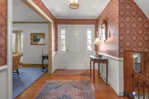 Entry Way - 2830 E Weyburn Rd, Richmond, VA 23235 photo 2 of 5