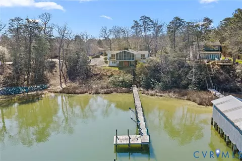 483 Mechams Cove Rd, Topping, VA 23169