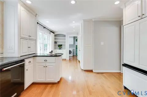 Kitchen - 14510 Alberta Ct, Chester, VA 23836 photo 6 of 9