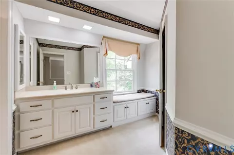 Bath - 14510 Alberta Ct, Chester, VA 23836 photo 7 of 7