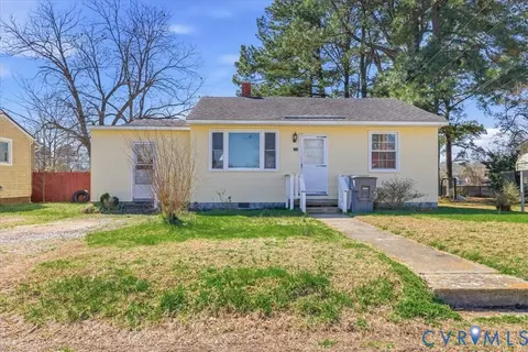 524 Clay St, Wakefield, VA 23888