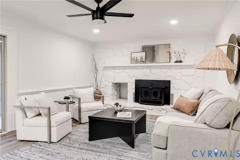 Living - 2802 Fairgate Rd, Midlothian, VA 23112 photo 2 of 2