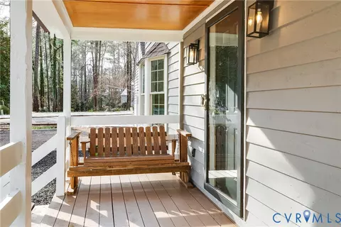 Exterior - 2802 Fairgate Rd, Midlothian, VA 23112 photo 6 of 12