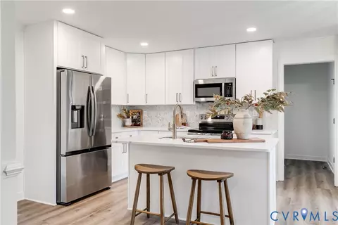 Kitchen - 2802 Fairgate Rd, Midlothian, VA 23112 photo 2 of 3