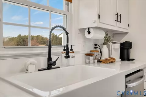 Kitchen - 453 Manquin Dr, Aylett, VA 23009 photo 3 of 4