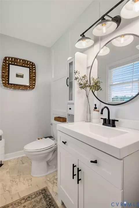 Bath - 453 Manquin Dr, Aylett, VA 23009 photo 1 of 2