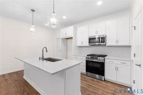 6703 Blue Iris Ln, Moseley, VA 23120