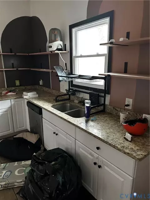 Kitchen - 1902 3rd Ave, Richmond, VA 23222 photo 2 of 3