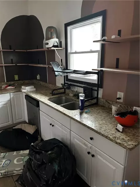 Kitchen - 1902 3rd Ave, Richmond, VA 23222 photo 2 of 3