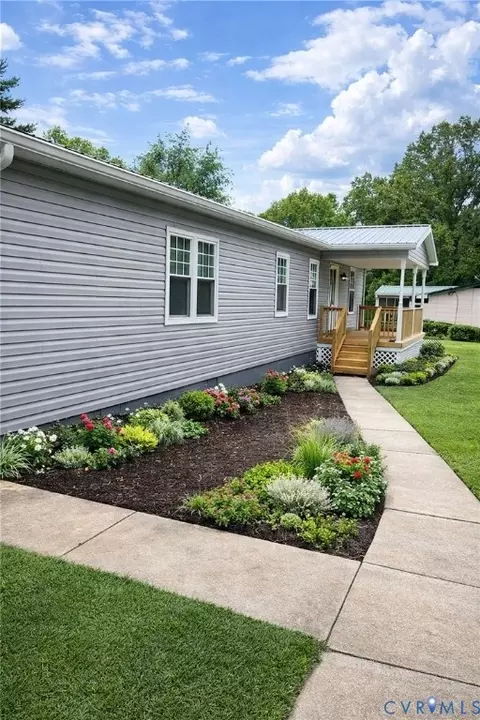 343 Liberty Rd, New Canton, VA 23123