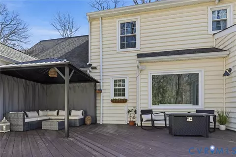 Exterior - 2210 Corner Rock Rd, Midlothian, VA 23113 photo 4 of 8