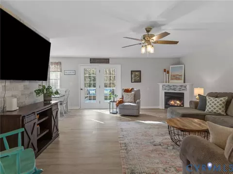 Living - 206 Rustic Dr, Carson, VA 23830 photo 2 of 5