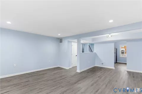 Living - 9705 Aspen Pl, Manassas, VA 20110 photo 2 of 3