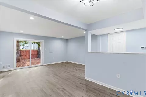 Living - 9705 Aspen Pl, Manassas, VA 20110 photo 1 of 3