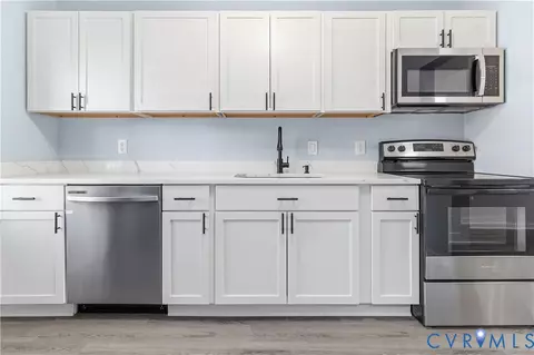 Kitchen - 9705 Aspen Pl, Manassas, VA 20110 photo 2 of 2