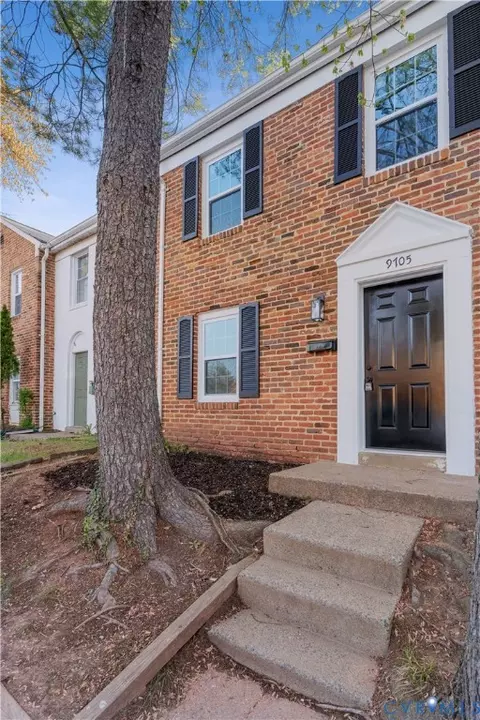 Exterior - 9705 Aspen Pl, Manassas, VA 20110 photo 1 of 3