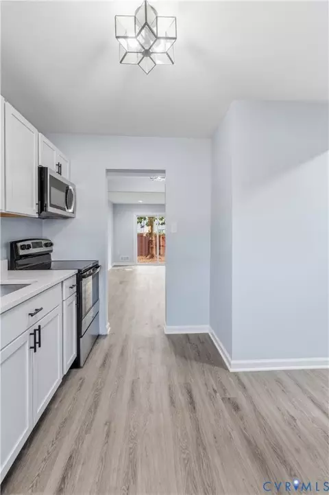 Entry Way - 9705 Aspen Pl, Manassas, VA 20110 photo 2 of 2