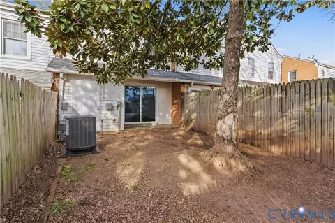 Exterior - 9705 Aspen Pl, Manassas, VA 20110 photo 2 of 3