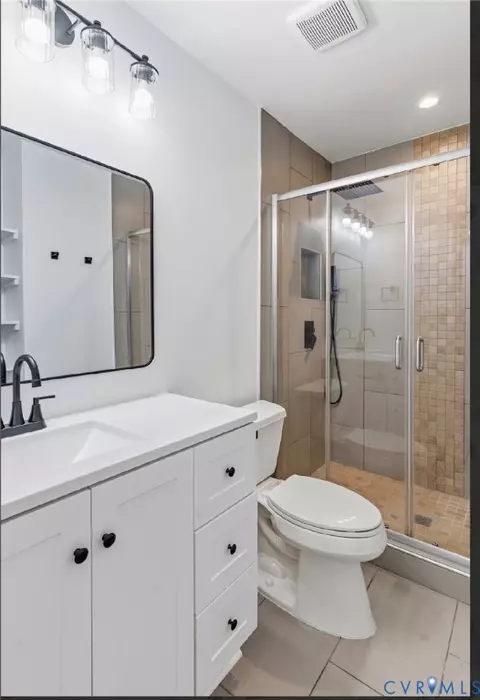 Bath - 9705 Aspen Pl, Manassas, VA 20110 photo 1 of 2