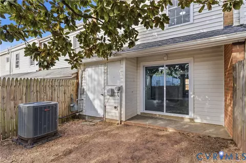 Exterior - 9705 Aspen Pl, Manassas, VA 20110 photo 3 of 3