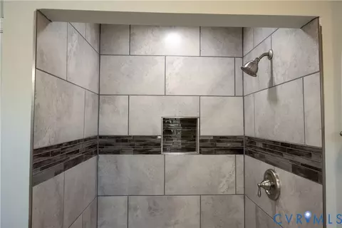 Bath - 11800 Heathmere Cres, Midlothian, VA 23113 photo 6 of 6