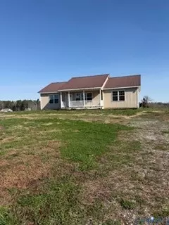 Exterior - 1776 E Courthouse Rd, Blackstone, VA 23824 photo 1 of 2