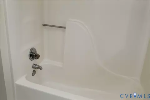 Bath - 13909 Sagebrook Rd, Midlothian, VA 23112 photo 6 of 9