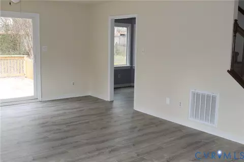 Living - 13909 Sagebrook Rd, Midlothian, VA 23112 photo 3 of 4