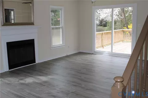 Living - 13909 Sagebrook Rd, Midlothian, VA 23112 photo 2 of 4