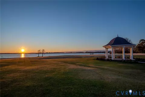 View/Area - 1613 River Rdg, Williamsburg, VA 23185 photo 5 of 12