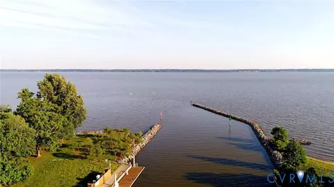View/Area - 1613 River Rdg, Williamsburg, VA 23185 photo 8 of 12