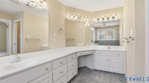 Bath - 2560 Chartstone Dr, Midlothian, VA 23113 photo 7 of 9