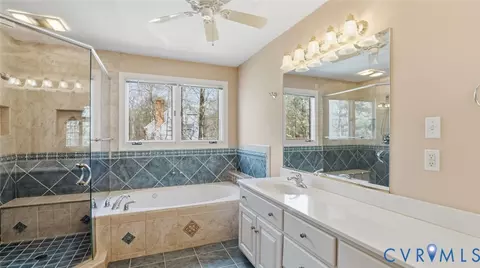 Bath - 2560 Chartstone Dr, Midlothian, VA 23113 photo 6 of 9